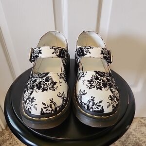 Dr Marten Mary Jane shoes Sz Women's US 7